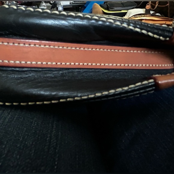 Dooney & Bourke Donegal Crest small shoulder bag/crossbody. Beautiful. - Picture 6 of 12